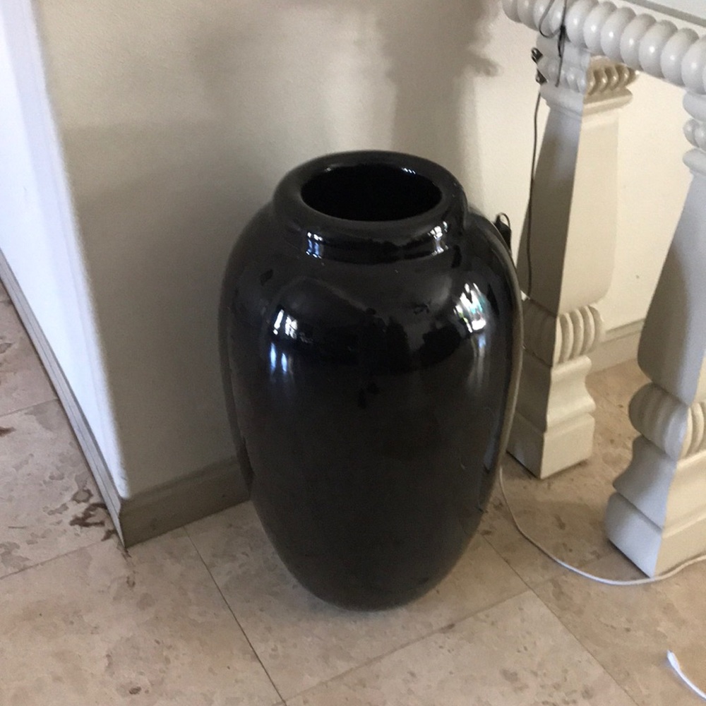 Vase - Picture 1 of 1